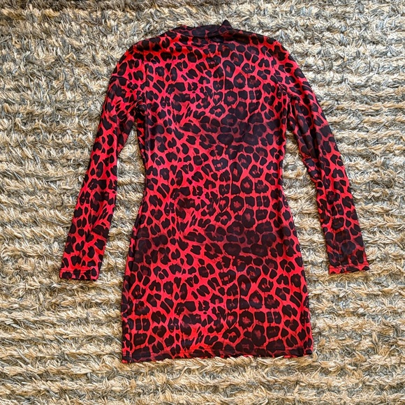 Bold Red and Black Leopard Print Long-Sleeve with Thumbhole Dress, Size S - Picture 2 of 4